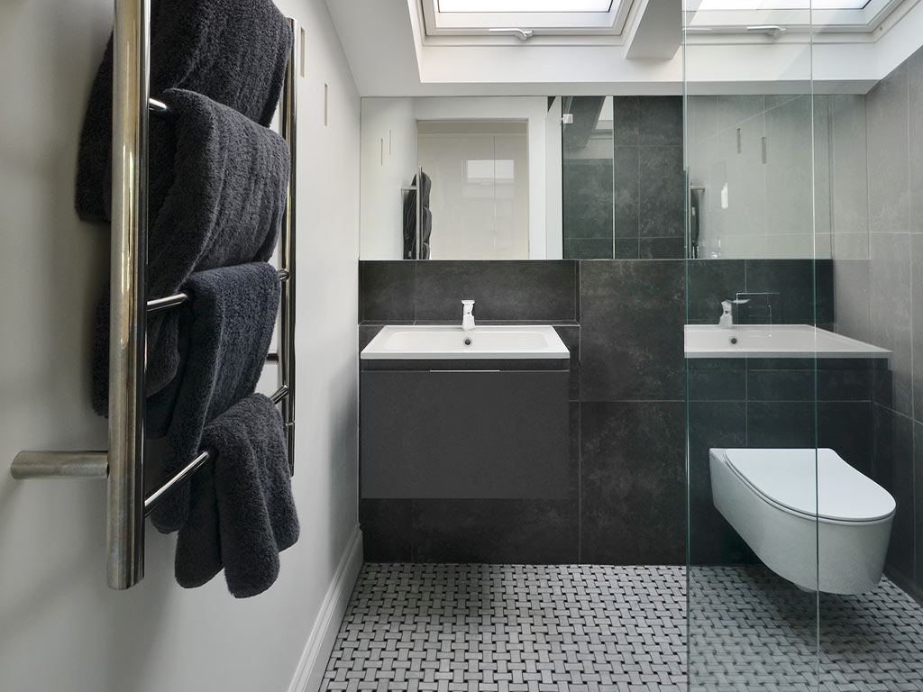 Shower Rooms & En Suites Shower Rooms & En Suites